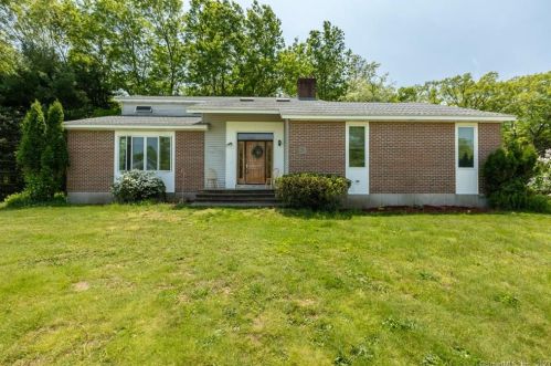 201 West Rd, Wapping, CT 06074 exterior