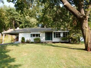 19 Daggett Dr, Meriden, CT 06450 exterior