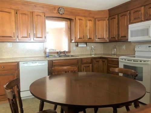 14 Brierway Dr, Worcester, MA 01604 exterior