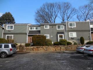38 Ameridge Dr, Bridgeport, CT 06606 exterior