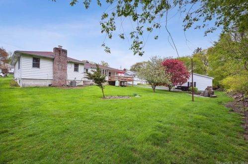 8 Channing Rd, Bridgeport, CT 06611 exterior