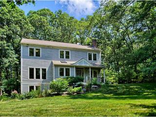 38 Paine Rd, Cumberland, RI 02864 exterior