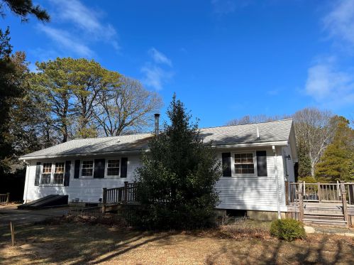 20 Tia Anna Ln, Oak Bluffs, MA 02539 exterior