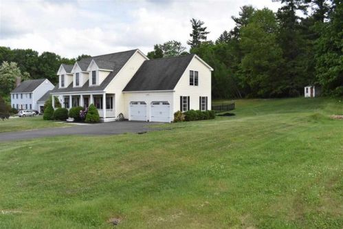 6 Stephen Dr, Stratham, NH 03885 exterior