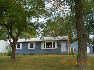 33 Windham Rd, Enfield, CT 06082 exterior