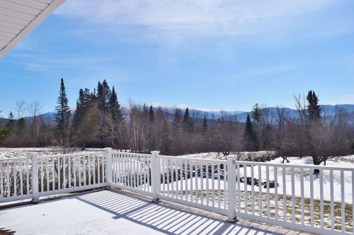 144 Hyfield Ln, Jefferson, NH 03583 exterior