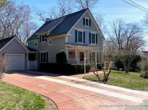 7 Blake St, Camden, ME 04843 exterior