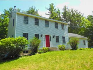 25 James Farm Rd, Lee, NH 03861 exterior