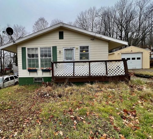 35 Maple St, Northumberland, NH 03582 exterior