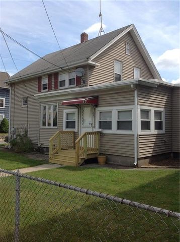 287 Wood Ave, Woonsocket, RI 02895 exterior