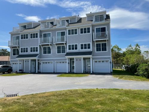 180 Grand Ave, Old-Orchard-Beach, ME 04064 exterior