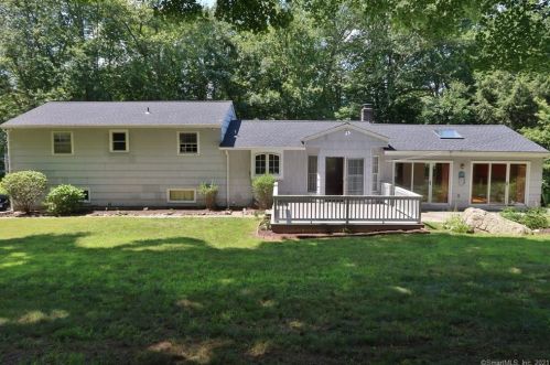 21 Benedict Rd, Upper Stepney, CT 06468 exterior