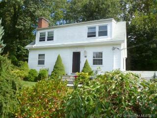 94 Forest St, Union City, CT 06770 exterior