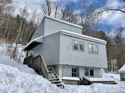 1052 Goose Pond Rd, Canaan, NH 03741 exterior