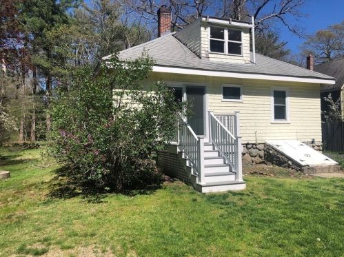 60 Claybrook Rd, Dover, MA 02030 exterior