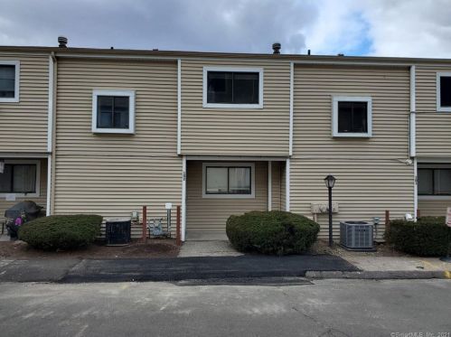 233 Derby Ave, Derby, CT 06418 exterior