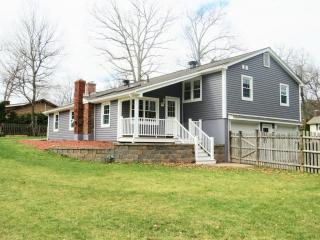 35 Sunbriar Dr, Montgomery, MA 01085 exterior