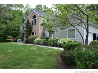 1 Mountaincrest Dr, Cheshire, CT 06410 exterior