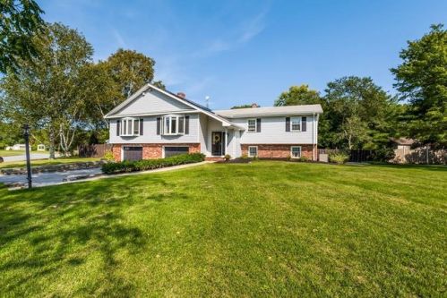 520 Gifford Rd, Westport, MA 02790 exterior