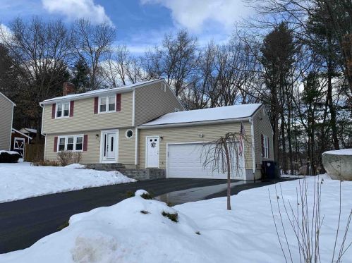 13 Old Coach Rd, Nashua, NH 03062 exterior