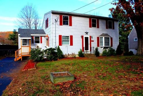 5 Stuart St, Oxford, MA 01540 exterior