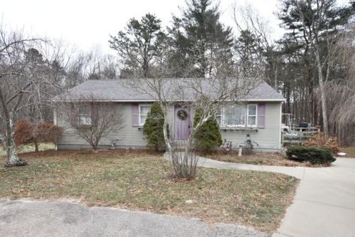 5 Briarwood Ct, Coventry, RI 02816 exterior