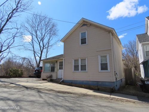 15 Meadow St, Adams, MA 01220 exterior