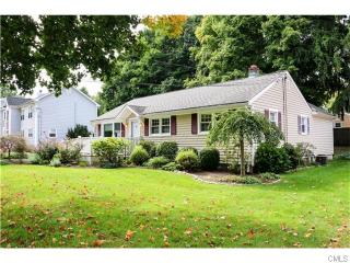 321 Alma Dr, Fairfield, CT 06824 exterior