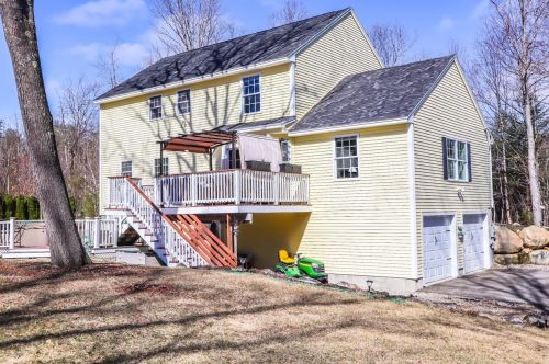 17 Higgins Rd, Chichester, NH 03258 exterior