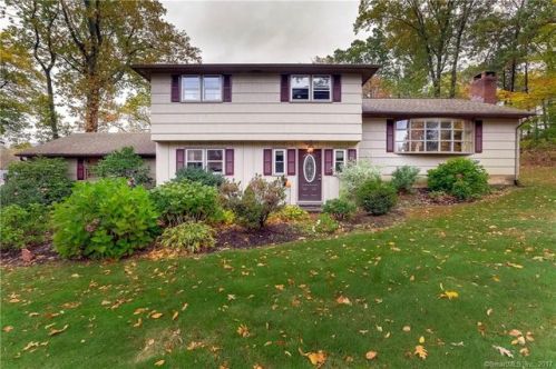 10 Mayflower Ln, Meriden, CT 06450 exterior