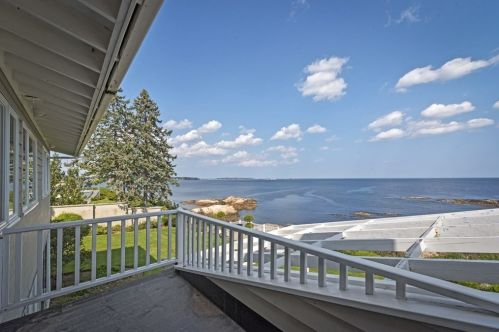 60 Littles Point Rd, Swampscott, MA 01907 exterior