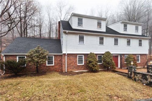 21 Chambers Rd, Danbury, CT 06811 exterior