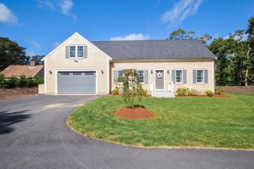84 Queen Anne Rd, Harwich, MA 02645 exterior