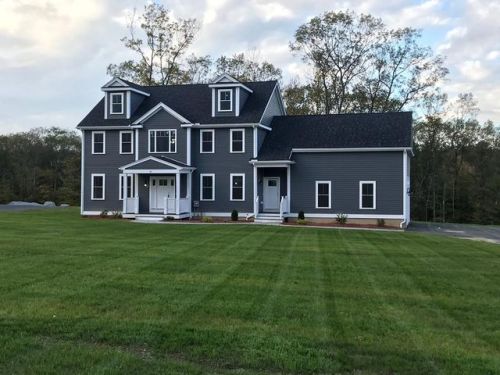 68 Old Stone Cir, Bolton, MA 01740 exterior