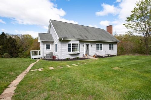 419 Madison Rd, Durham, CT 06422 exterior