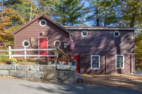 74 Hot Hole Pond Rd, Concord, NH 03307 exterior