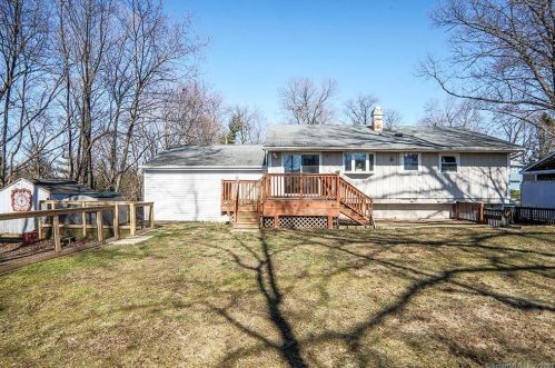 1 Colonial Pl, Norwalk, CT 06851 exterior