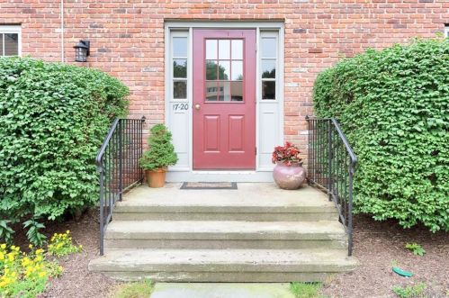 18 Village Walk, Wilton, CT 06897 exterior