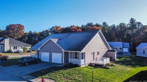 14 Bluebird Ln, Killingly, CT 06239 exterior