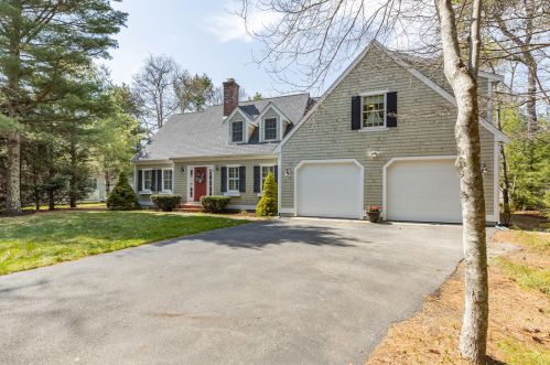 11 Quimby Ln, Teaticket, MA 02536 exterior