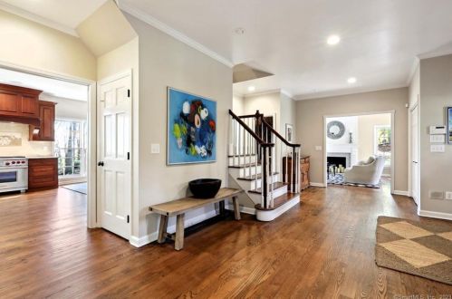 30 Downesbury Ct, Ridgefield, CT 06877 exterior