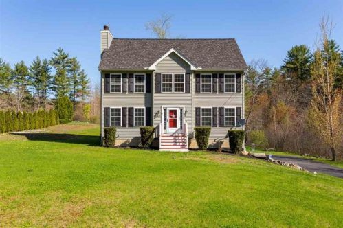 18 Scruton Pond Rd, Barrington, NH 03825 exterior