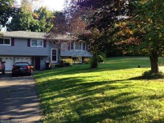 7 Ledgewood Rd, Watertown, CT 06795 exterior