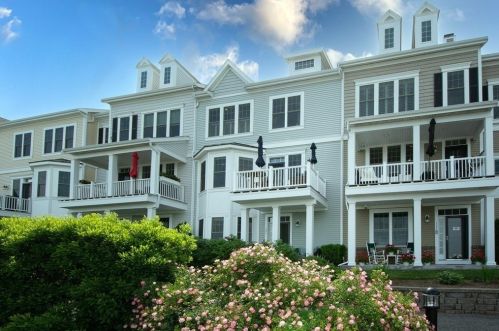 131 Halsted Dr, Hingham, MA exterior