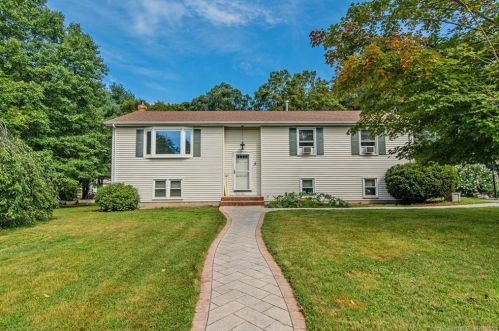 4 Melinda Ter, Killingly, CT 06239 exterior