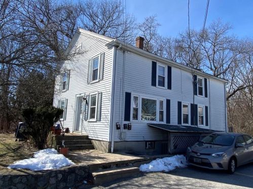2923 Post Rd, Warwick, RI 02888 exterior