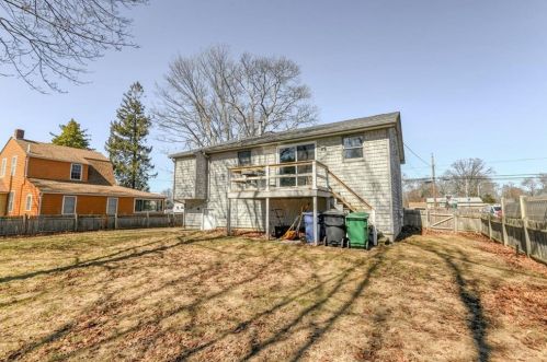 244 Samuel Gorton Ave, Warwick, RI 02889 exterior