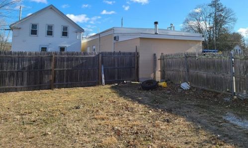 3 Main St, Westerly, RI 02891 exterior