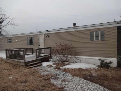 18 Mildred Ave, Raymond, NH 03077 exterior