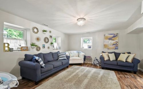 17 Central Tpke, Sutton, MA 01590 exterior